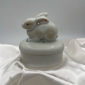 FITZ & FLOYD 1983 BUNNY Easter Bunny Candy Porcelain Trinket Box 3.5”